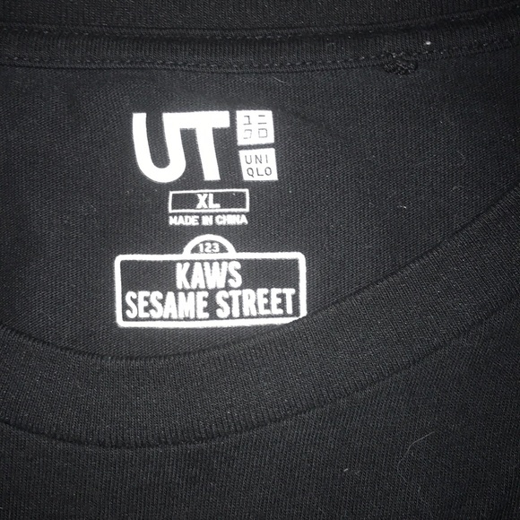 kaws x sesame street - Picture 3 of 3